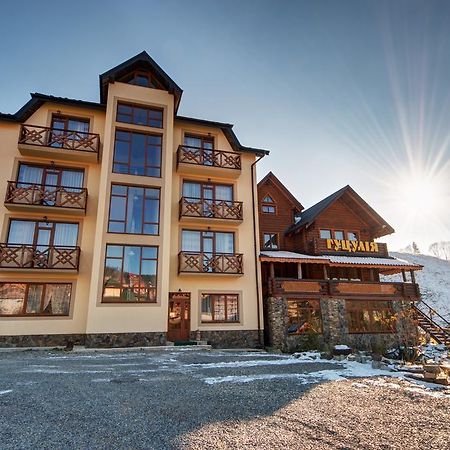 Hotel Gutsulia Буковел Екстериор снимка