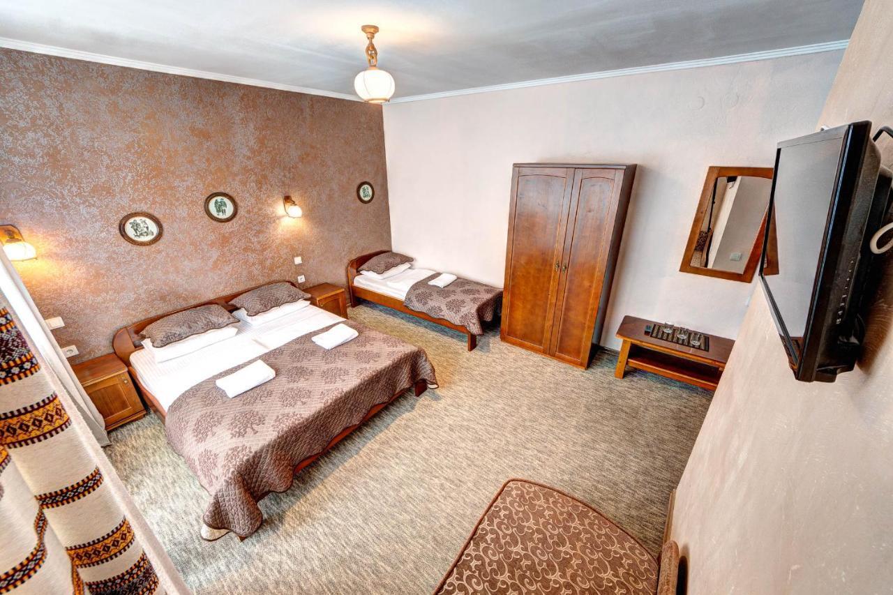 Hotel Gutsulia Буковел Екстериор снимка