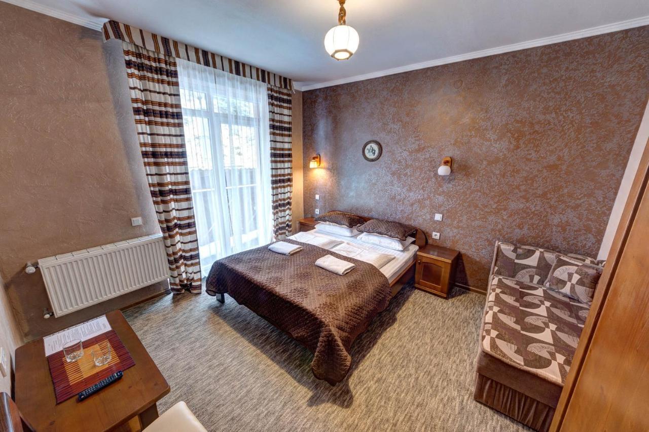 Hotel Gutsulia Буковел Екстериор снимка