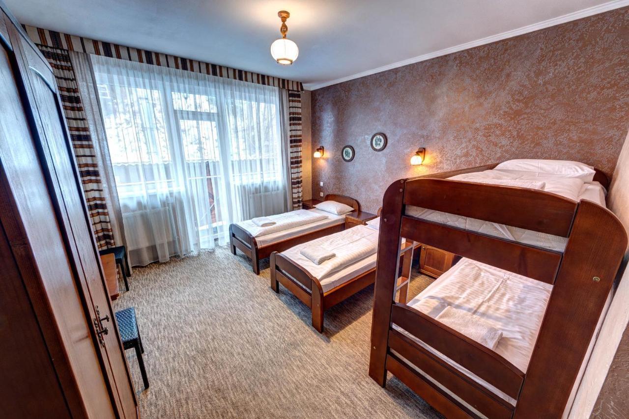 Hotel Gutsulia Буковел Екстериор снимка