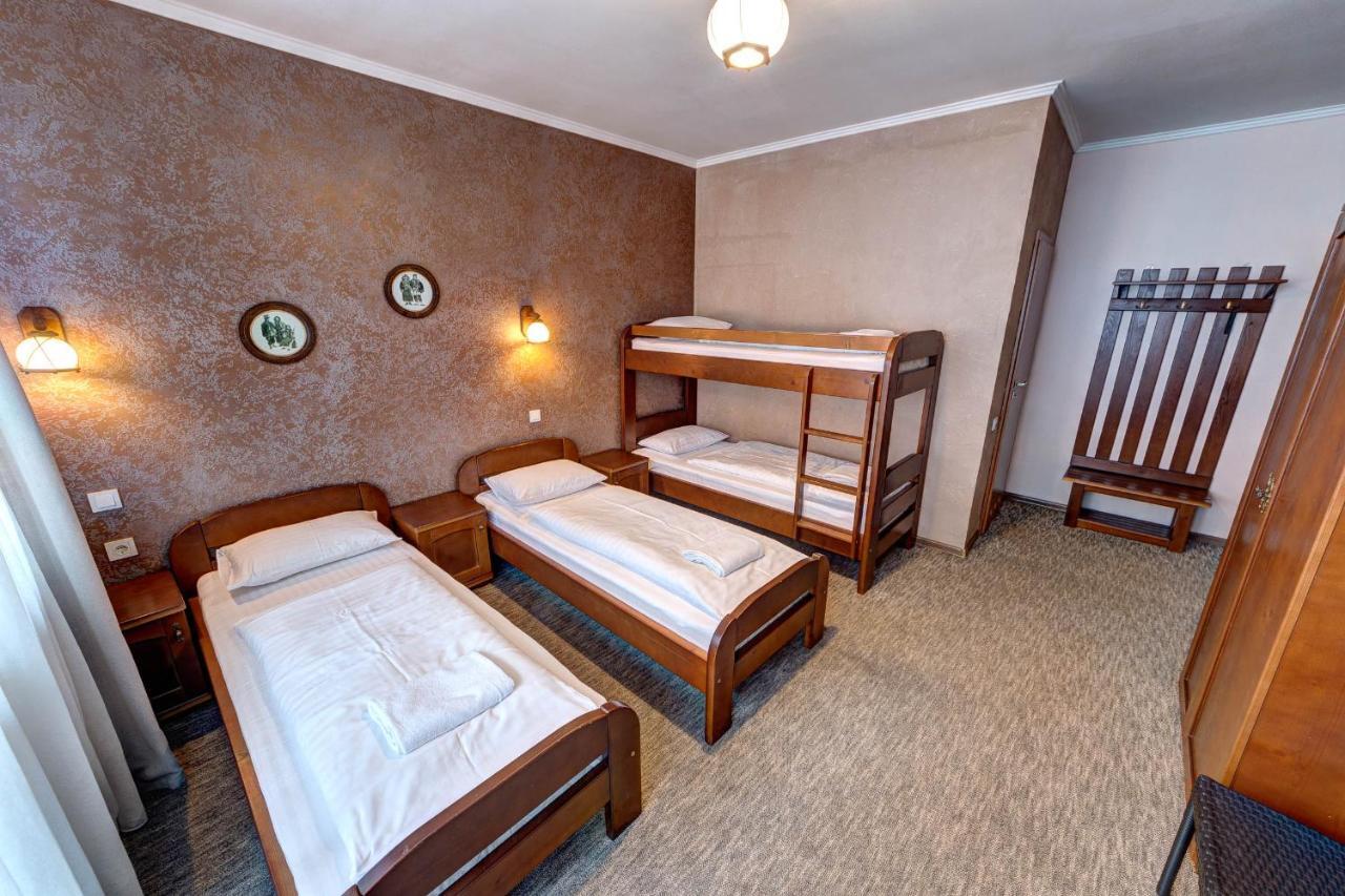 Hotel Gutsulia Буковел Екстериор снимка